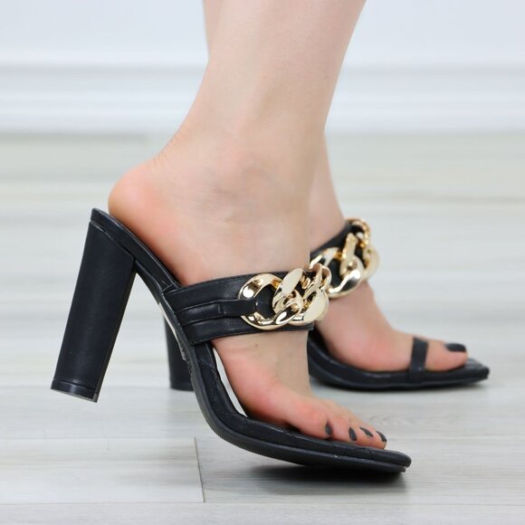 Black Toe Ring Strap Block High Heels Sandals Gold Chain Quilted Patter Insoles - Picture 6 of 13